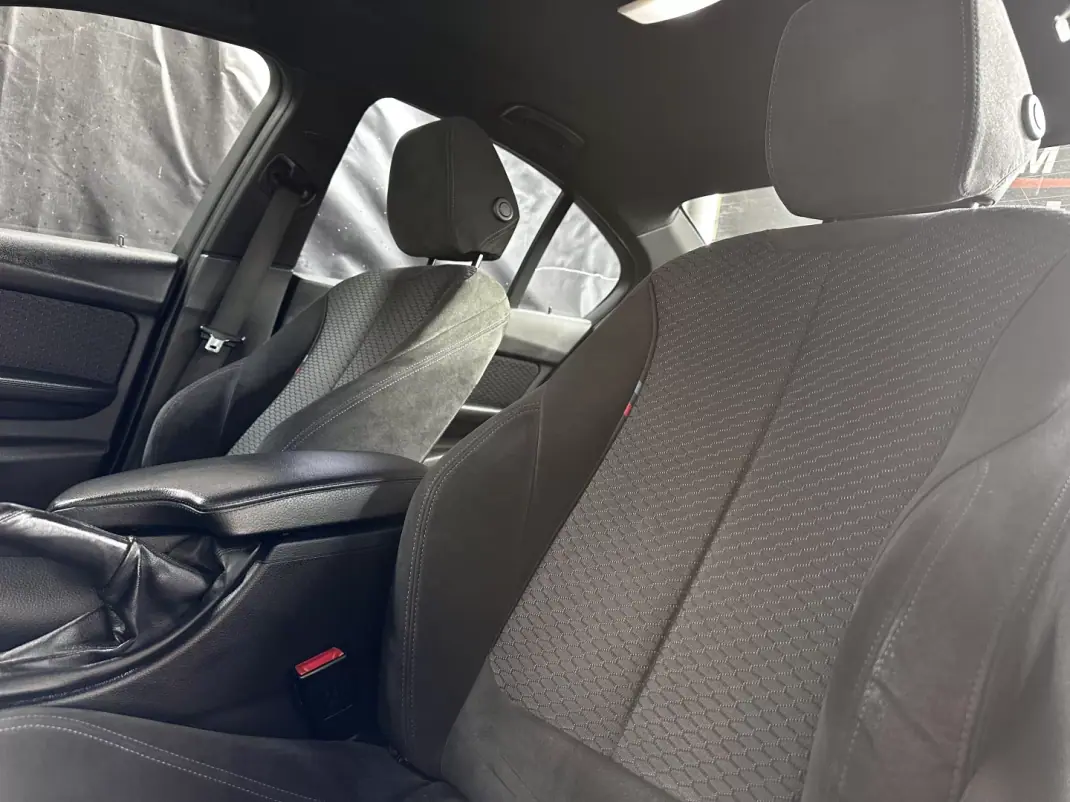 BMW 318 2014 - 18750 EUR, 237000 km - AUTO.MOTO.pt - 237000km - foto 30 de 40