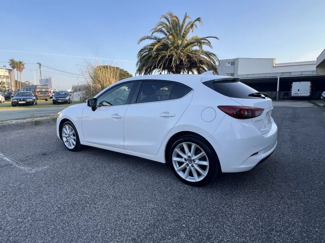 Mazda 5 2017 - 12500 EUR, 188077 km - AUTO.MOTO.pt - 188077km - foto 3 de 17