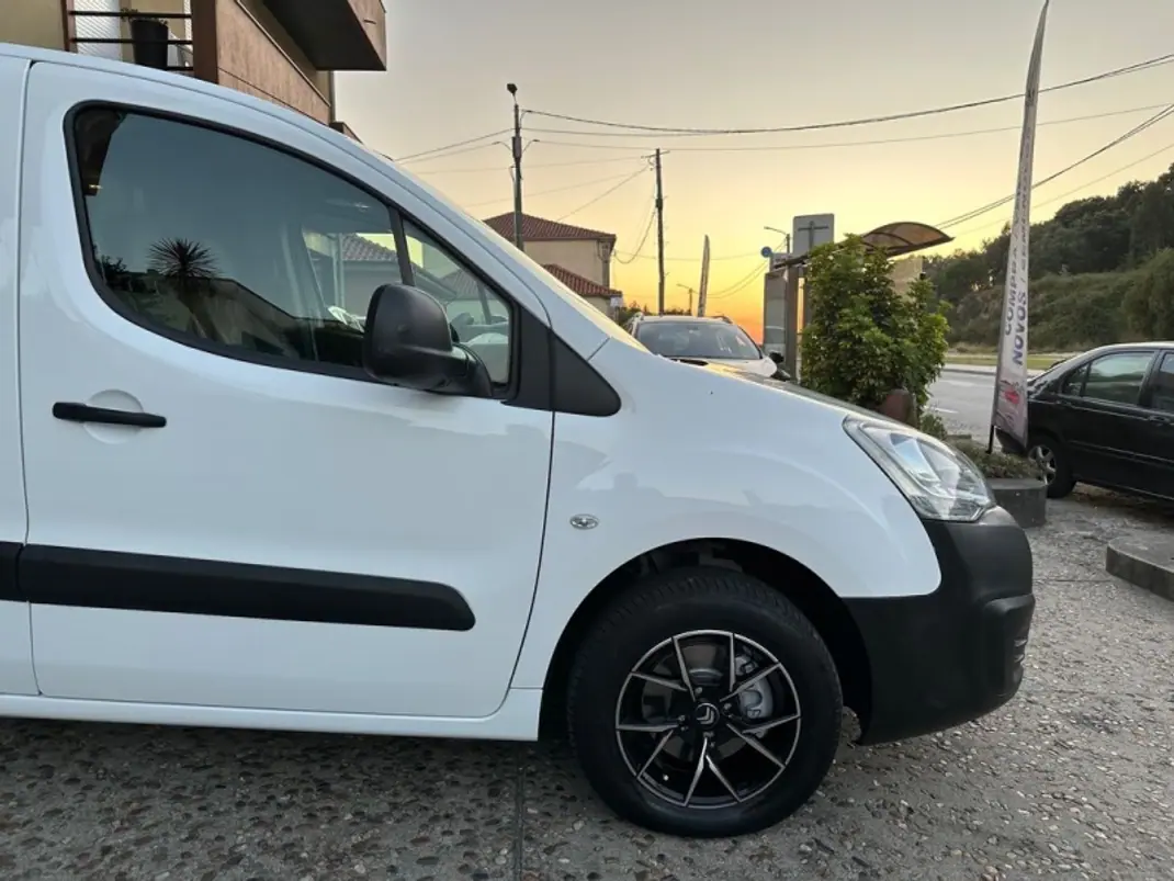 Citroën 1.6 HDI IVA Dedutível 2016 - 11500 EUR, 175000 km - AUTO.MOTO.pt - 175000km - foto 19 de 39