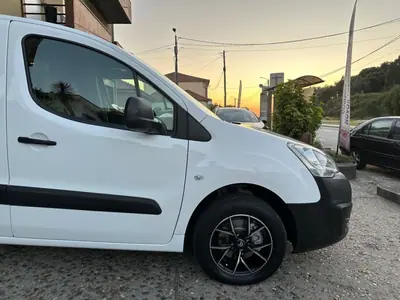 Citroën 1.6 HDI IVA Dedutível 2016 - 11500 EUR, 175000 km - AUTO.MOTO.pt - 175000km - foto 19 de 39