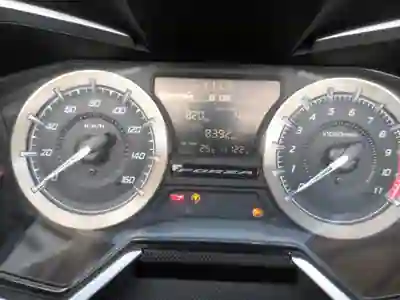 Honda Forza 2021 - 4600 EUR, 8400 km - AUTO.MOTO.pt - 8400km - foto 5 de 9