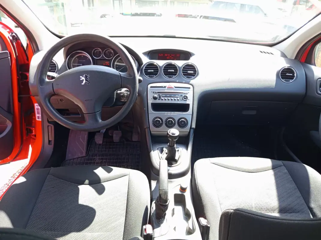 Peugeot 308 2008 - 5490 EUR, 211476 km - AUTO.MOTO.pt - 211476km - foto 8 de 10