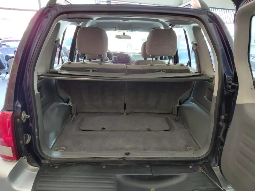 Suzuki Grand Vitara 1999 - 5900 EUR, 285000 km - AUTO.MOTO.pt - 285000km - foto 6 de 15
