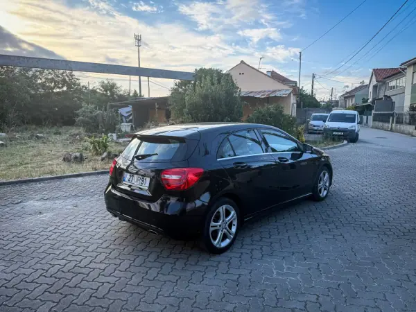 Mercedes-Benz A 180 2013 - 11500 EUR, 284000 km - AUTO.MOTO.pt - 284000km - foto 12 de 12