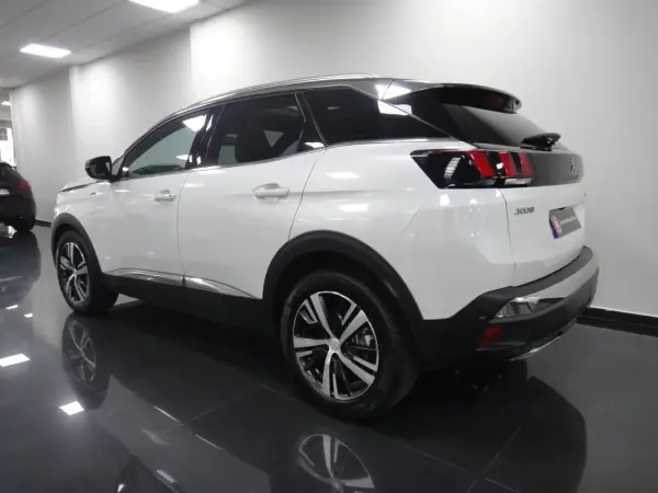Peugeot 3008 2020 - 19500 EUR, 78000 km - AUTO.MOTO.pt - 78000km - foto 6 de 37