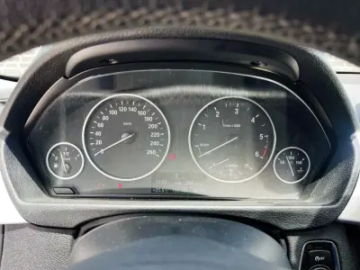 BMW 318 2013 - 13900 EUR, 193000 km - AUTO.MOTO.pt - 193000km - foto 6 de 13