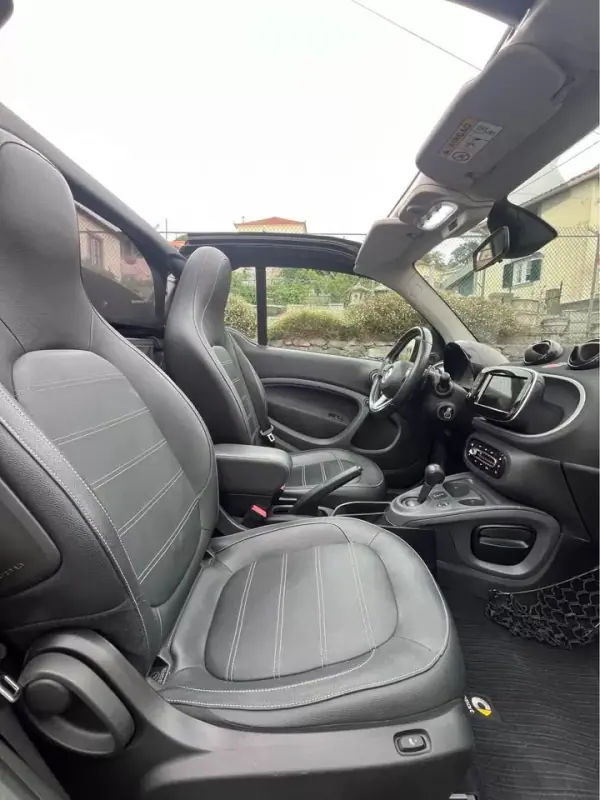 Smart Fortwo Cabrio 2016 - 14750 EUR, 50604 km - AUTO.MOTO.pt - 50604km - foto 5 de 7