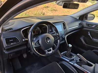 Renault Mégane Sport Tourer 2017 - 11500 EUR, 150000 km - AUTO.MOTO.pt - 150000km - foto 10 de 20