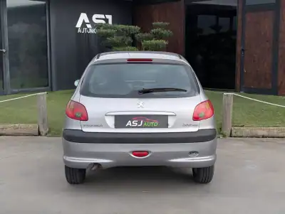 Peugeot 206 Van 1.4 HDi 2005 - 1750 EUR, 393364 km - AUTO.MOTO.pt - 393364km - foto 8 de 16