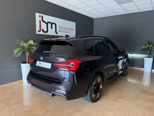 BMW iX3 2023 - 44990 EUR, 81874 km - 81874km - foto 4 de 23