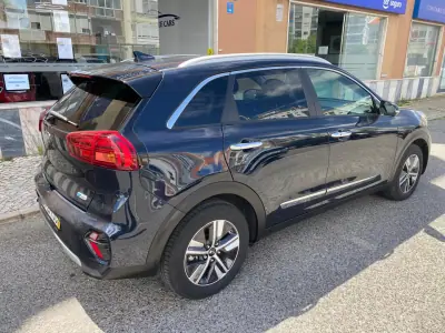 Kia Niro 2019 - 17250 EUR, 15900 km - AUTO.MOTO.pt - 15900km - foto 7 de 17