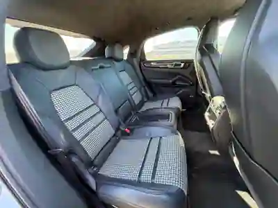 Porsche Cayenne Coupé 2020 - 55990 EUR, 184520 km - AUTO.MOTO.pt - 184520km - foto 5 de 20