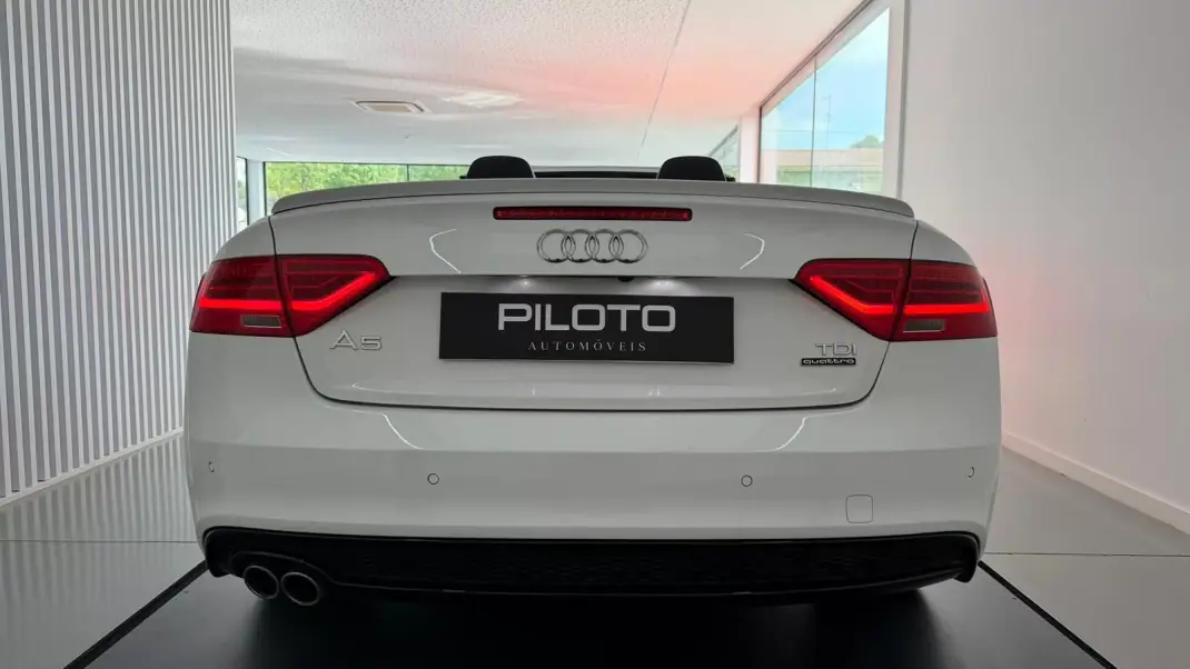 Audi A5 Cabrio 2016 - 25900 EUR, 121865 km - AUTO.MOTO.pt - 121865km - foto 8 de 32