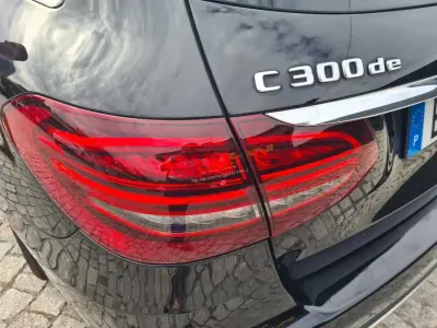 Mercedes-Benz C 300 2020 - 26590 EUR, 103371 km - AUTO.MOTO.pt - 103371km - foto 21 de 22