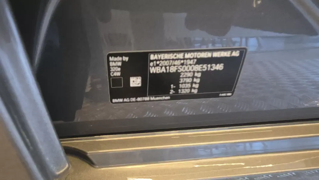 BMW 320 2024 - 42500 EUR, 5552 km - AUTO.MOTO.pt - 5552km - foto 53 de 58