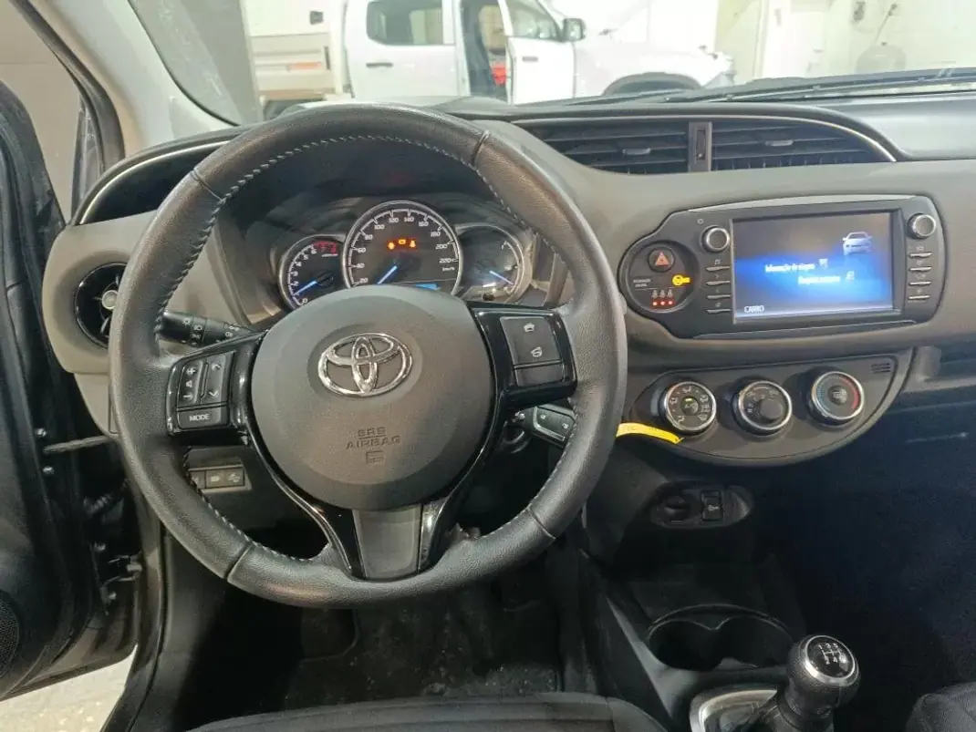 Toyota Yaris 2020 - 13950 EUR, 61582 km - AUTO.MOTO.pt - 61582km - foto 3 de 4