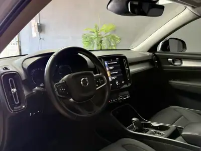 Volvo XC 40 2021 - 26500 EUR, 139987 km - AUTO.MOTO.pt - 139987km - foto 8 de 15