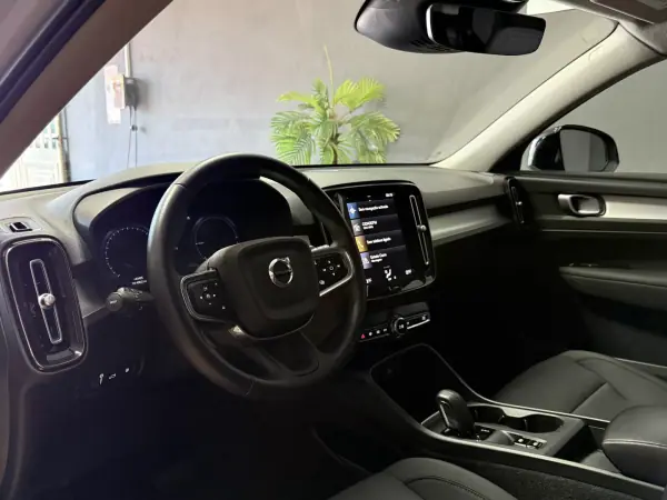 Volvo XC 40 2021 - 25750 EUR, 139987 km - AUTO.MOTO.pt - 139987km - foto 8 de 15