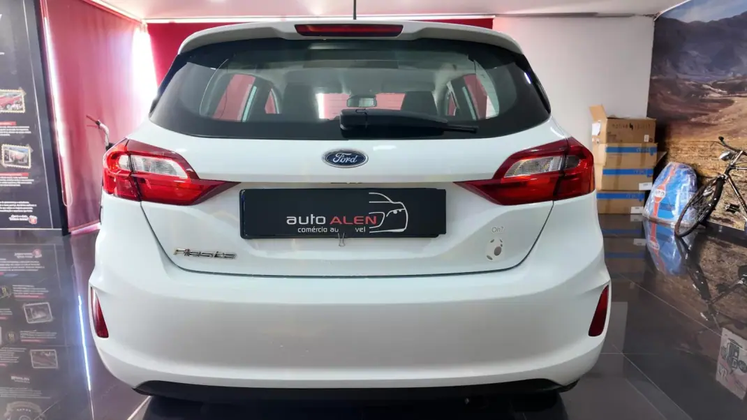Ford Fiesta 2018 - 13500 EUR, 60152 km - AUTO.MOTO.pt - 60152km - foto 5 de 22