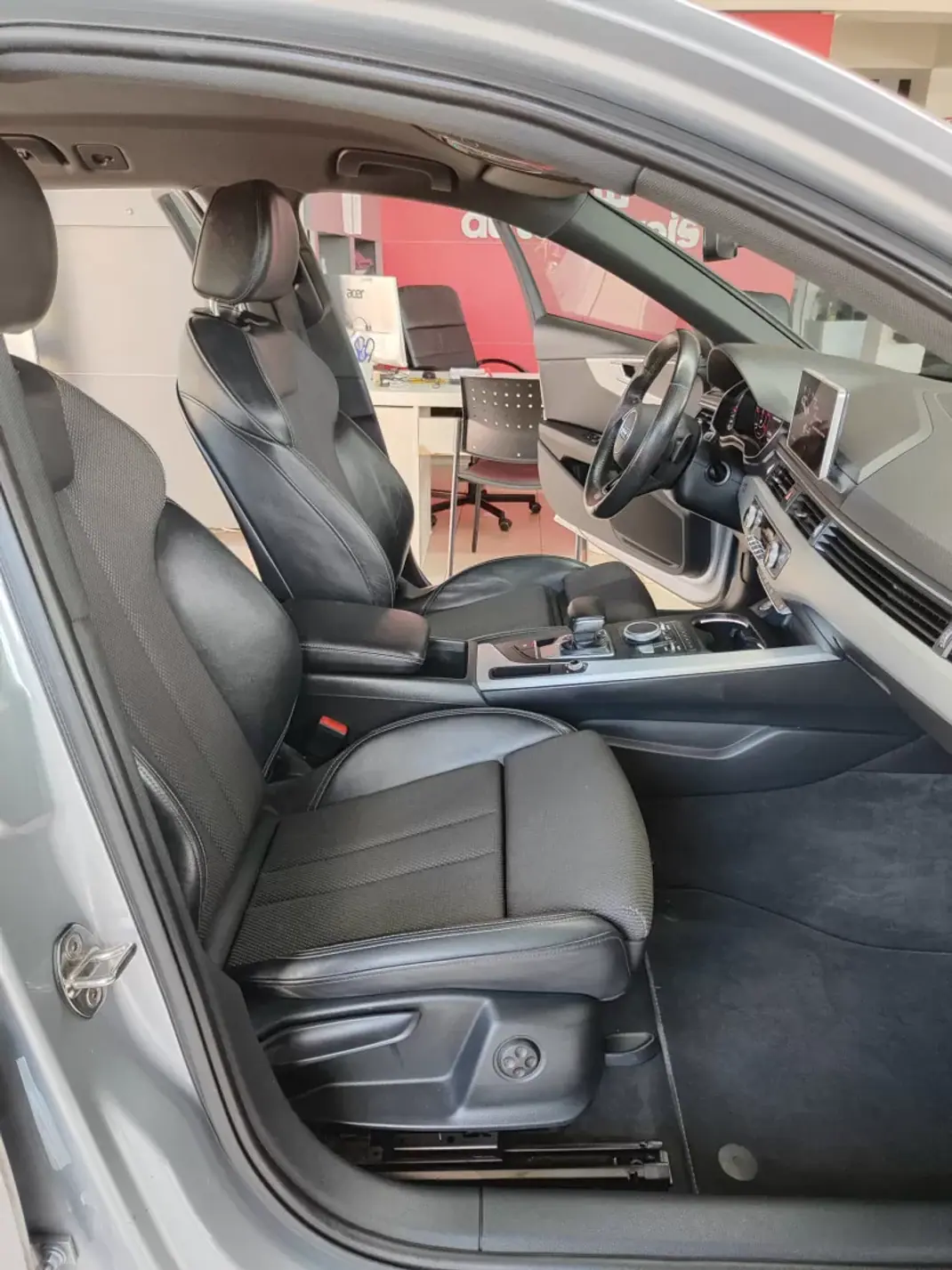 Audi A4 Avant 2017 - 21750 EUR, 126000 km - 126000km - foto 18 de 39