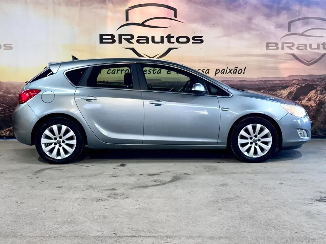 Opel Astra 2010 - 7500 EUR, 194859 km - AUTO.MOTO.pt - 194859km - foto 5 de 22