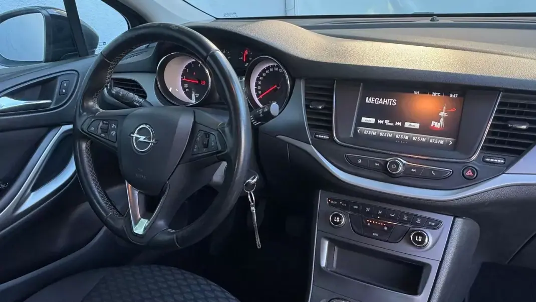 Opel Astra Sports Tourer 2019 - 9400 EUR, 159000 km - 159000km - foto 12 de 12