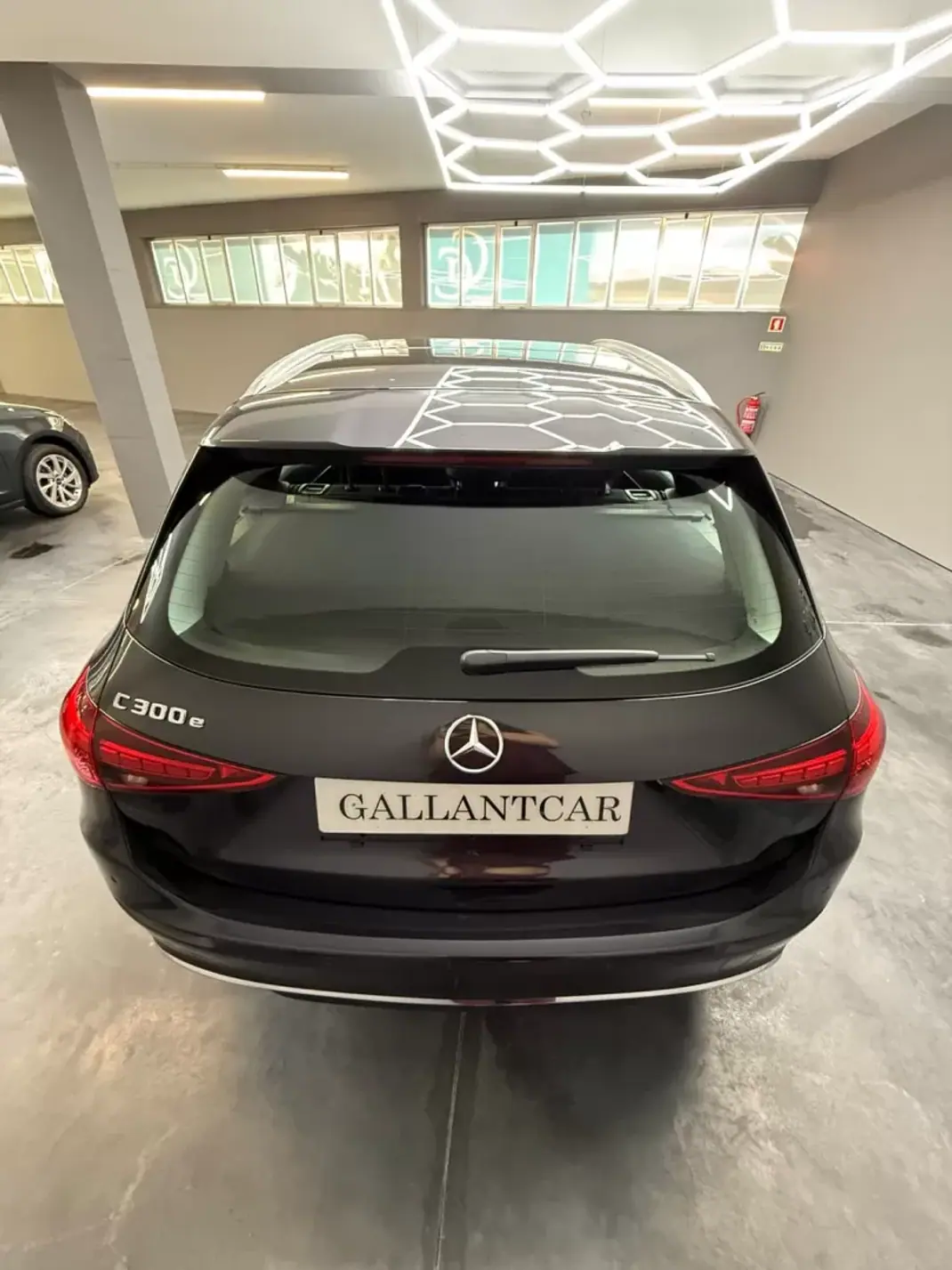 Mercedes-Benz C 300 2023 - 36500 EUR, 88706 km - 88706km - foto 28 de 32