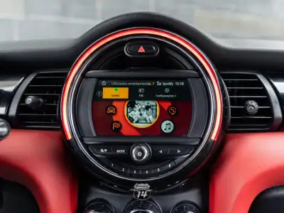 MINI One 2019 - 17990 EUR, 53900 km - AUTO.MOTO.pt - 53900km - foto 15 de 50