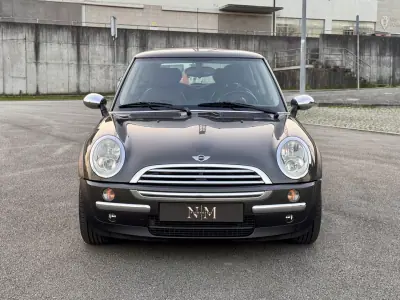 MINI 3 Portas 2006 - 6900 EUR, 160000 km - AUTO.MOTO.pt - 160000km - foto 9 de 26