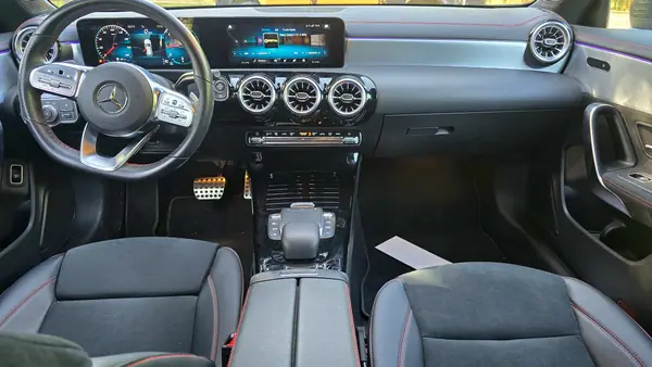 Mercedes-Benz CLA 180 2021 - 25000 EUR, 144000 km - AUTO.MOTO.pt - 144000km - foto 10 de 10