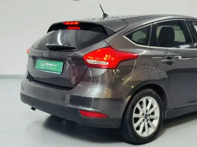 Ford Focus 2015 - 9750 EUR, 182000 km - AUTO.MOTO.pt - 182000km - foto 7 de 49