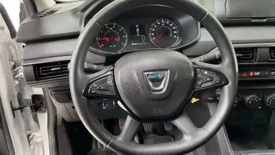 Dacia Jogger 2023 - 15999 EUR, 110000 km - AUTO.MOTO.pt - 110000km - foto 3 de 29