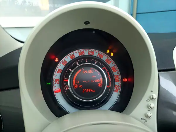 Fiat 500C 2022 - 14500 EUR, 27666 km - AUTO.MOTO.pt - 27666km - foto 13 de 24