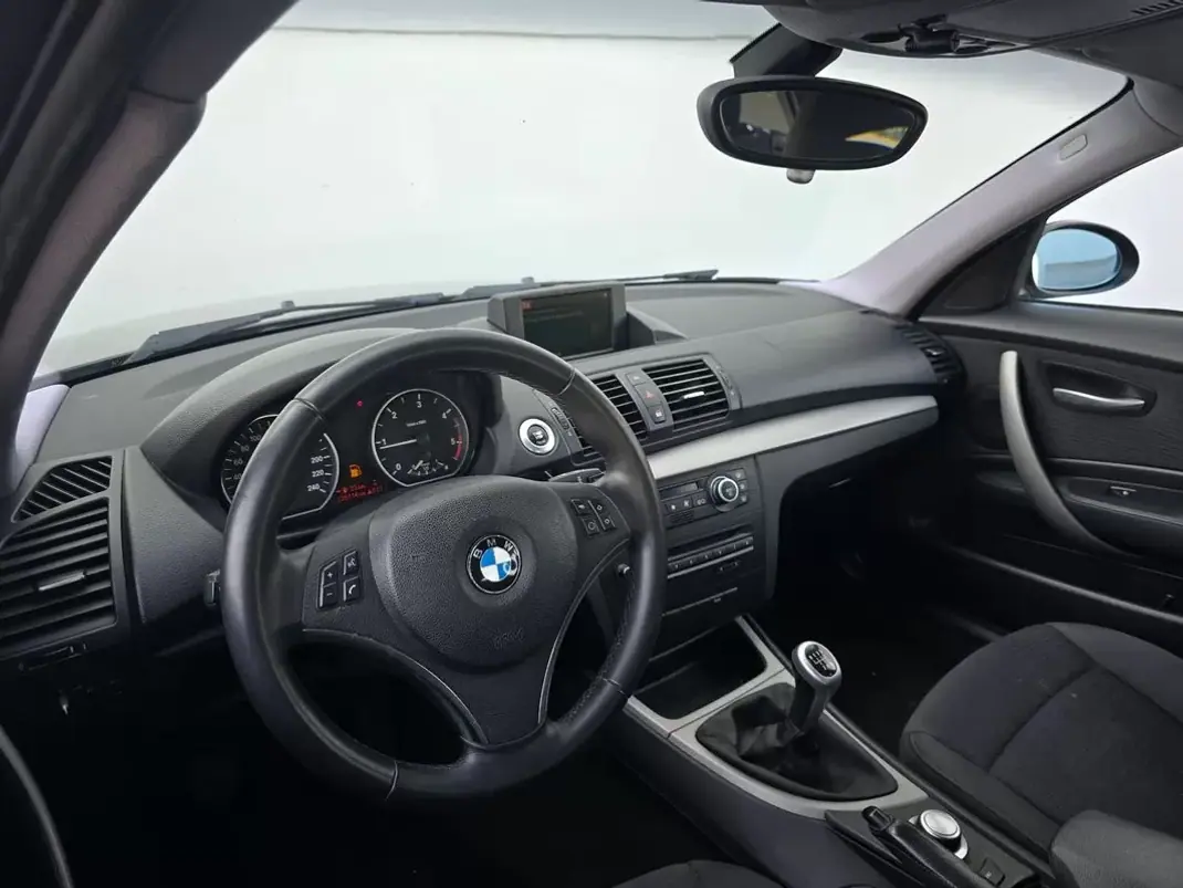 BMW 118 2008 - 6750 EUR, 226114 km - AUTO.MOTO.pt - 226114km - foto 10 de 19