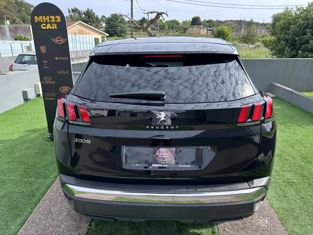 Peugeot 3008 2019 - 17900 EUR, 180000 km - AUTO.MOTO.pt - 180000km - foto 13 de 62