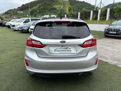 Ford Fiesta 2022 - 19490 EUR, 60249 km - AUTO.MOTO.pt - 60249km - foto 4 de 15