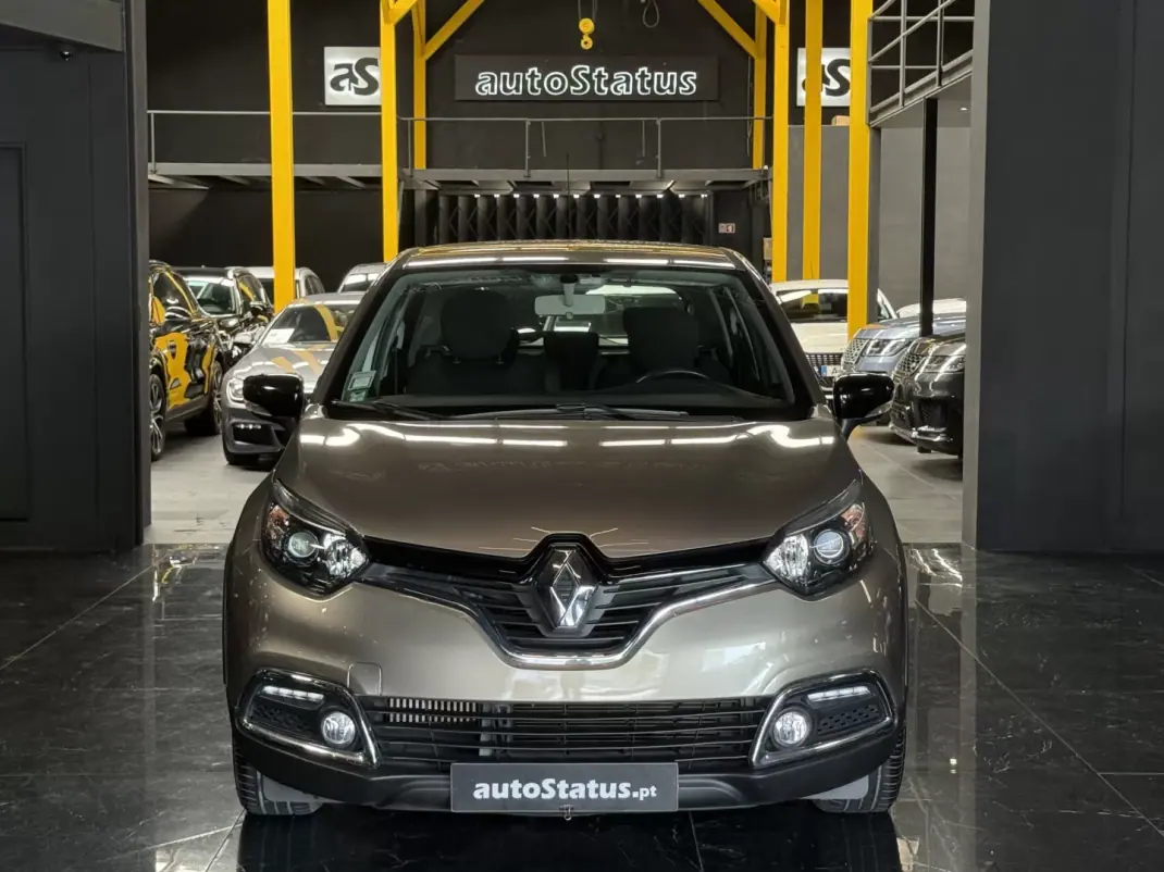 Renault Captur 2016 - 10990 EUR, 67180 km - AUTO.MOTO.pt - 67180km - foto 3 de 30