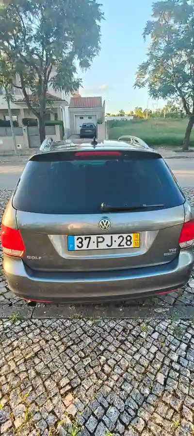 Volkswagen Golf Variant 2011 - 8000 EUR, 237000 km - AUTO.MOTO.pt - 237000km - foto 5 de 15