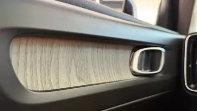 Volvo XC 40 2018 - 24990 EUR, 65080 km - 65080km - foto 24 de 30