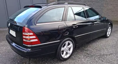 Mercedes-Benz C 220 2006 - 10950 EUR, 288000 km - AUTO.MOTO.pt - 288000km - foto 13 de 15