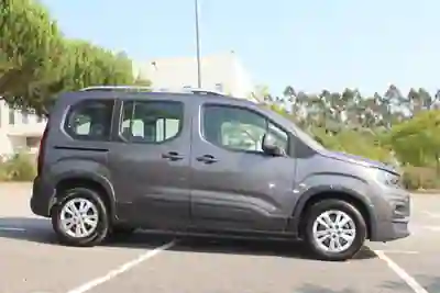 Peugeot Rifter 2020 - 18500 EUR, 125000 km - 125000km - foto 4 de 14