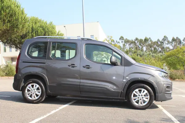 Peugeot Rifter 2020 - 18500 EUR, 125000 km - 125000km - foto 4 de 14