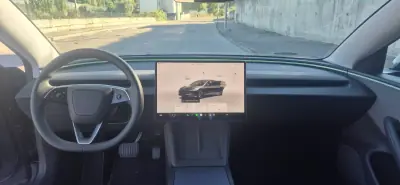 Tesla Model 3 2025 - 39750 EUR, 35000 km - 35000km - foto 7 de 21