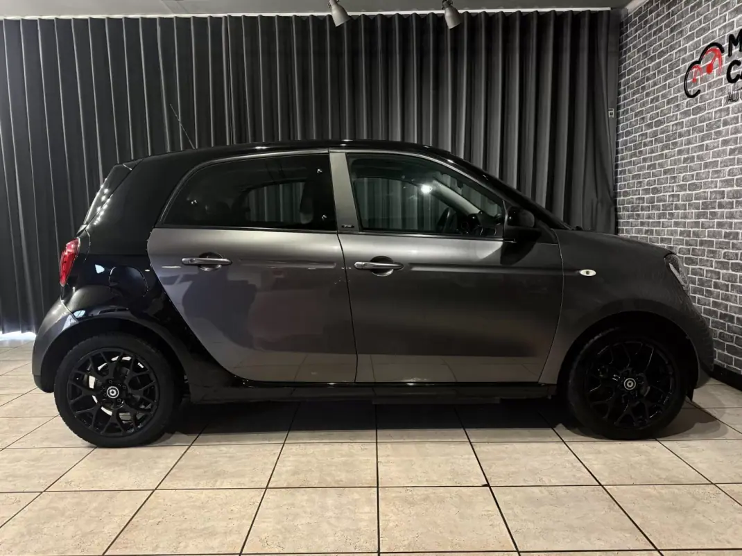 Smart ForFour 2018 - 11990 EUR, 58000 km - AUTO.MOTO.pt - 58000km - foto 8 de 18