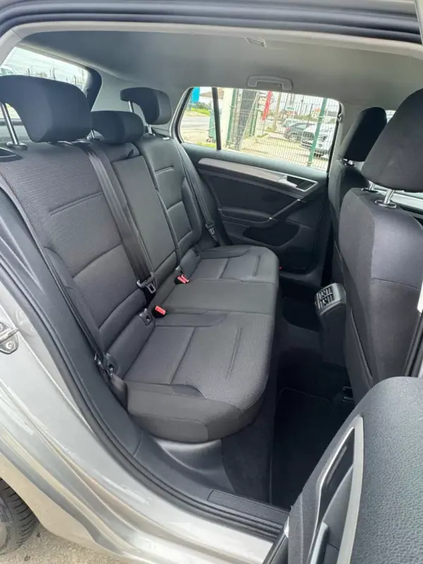 Volkswagen Golf 2016 - 18900 EUR, 98000 km - AUTO.MOTO.pt - 98000km - foto 26 de 27