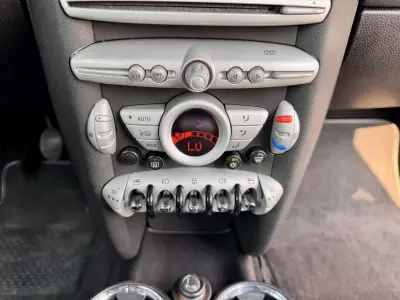 MINI 3 Portas 2007 - 6990 EUR, 220000 km - AUTO.MOTO.pt - 220000km - foto 12 de 18