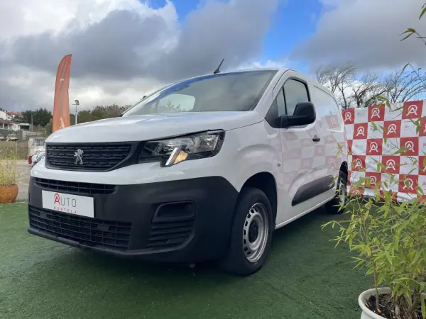Peugeot Partner 1.5 BlueHDi Pro Standard 2021 - 14490 EUR, 121725 km - AUTO.MOTO.pt - 121725km - foto 5 de 17