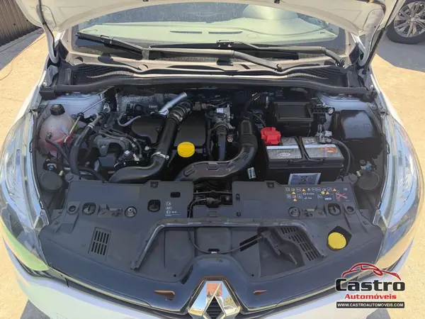 Renault Clio 2017 - 10500 EUR, 130579 km - AUTO.MOTO.pt - 130579km - foto 7 de 9