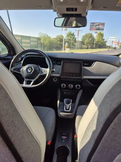 Renault Zoe 2020 - 12750 EUR, 133250 km - AUTO.MOTO.pt - 133250km - foto 13 de 29