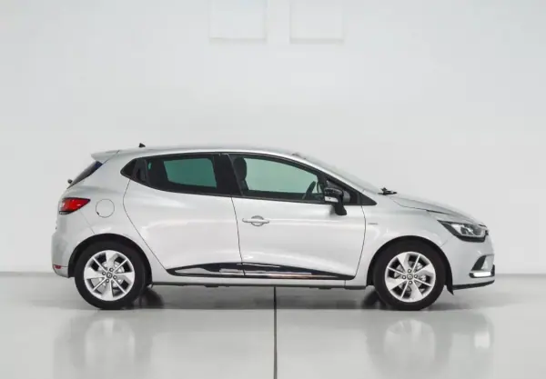 Renault Clio 2016 - 13550 EUR, 109000 km - AUTO.MOTO.pt - 109000km - foto 5 de 13
